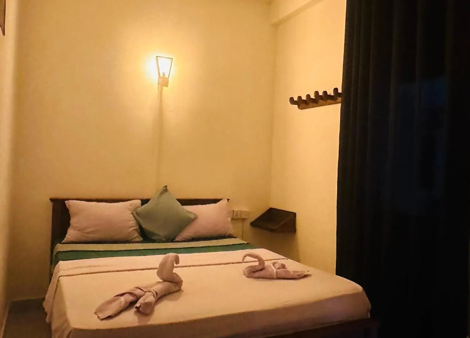Jaya Villa - Near Airport Negombo Hotel